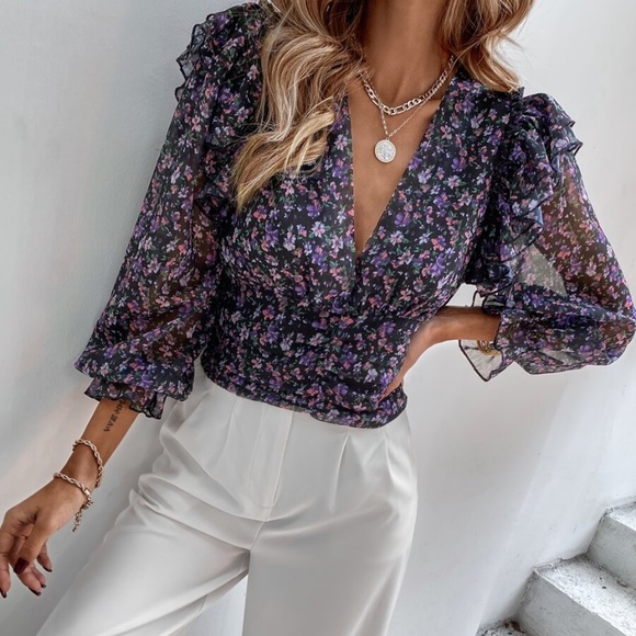 Purple floral print ruffle v neck crop top - Picture 2 of 7